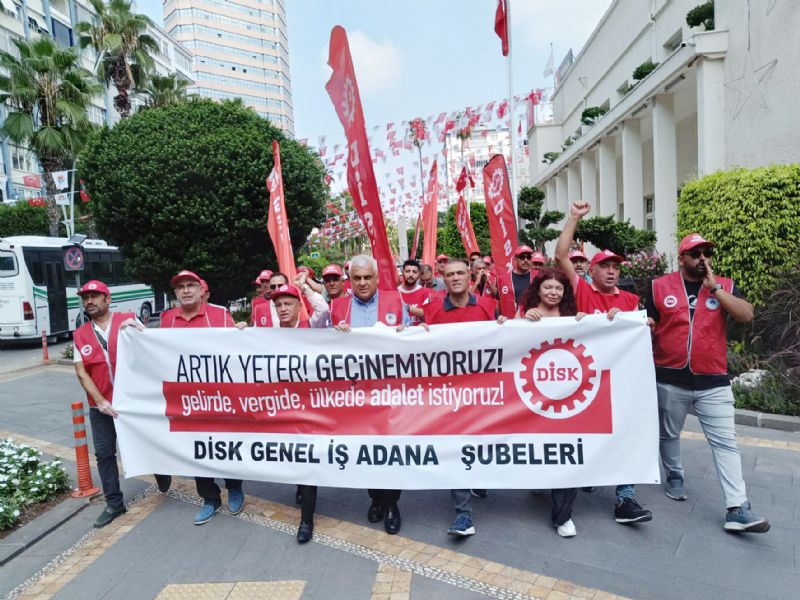 Mersin b�y�k i��i  mitingine haz�rlan�yor...