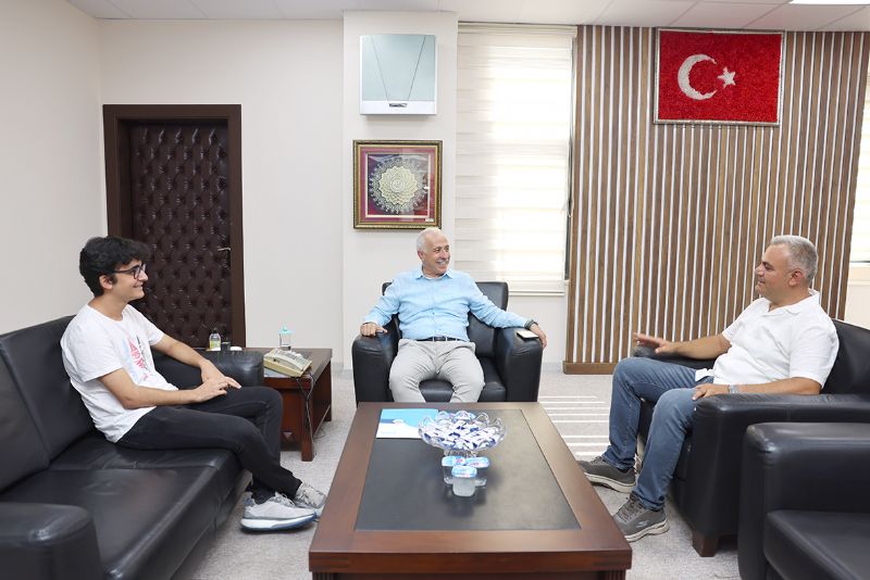 Artk Akdeniz doktorlarla, mhendislerle anlyor...