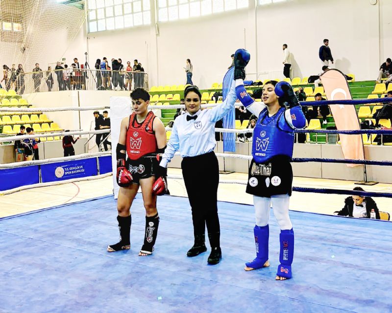 Mersinli Muaythai sporcular�ndan tarihi ba�ar�...