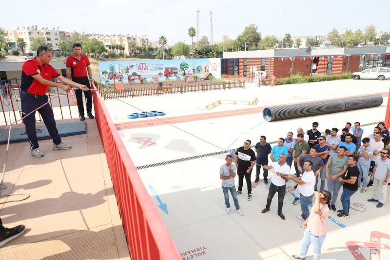 �tfaiyeden i��ilere y�ksekte �al��ma e�itimi...