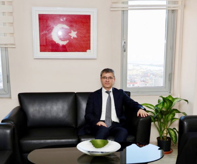 Mersin Defterdarl���na Metin Uzun atand�