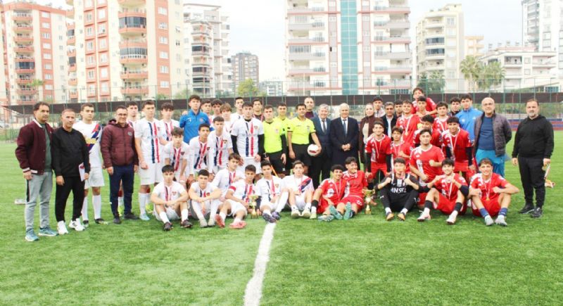 �ampiyon Naim S�leymano�lu Spor Lisesi ...