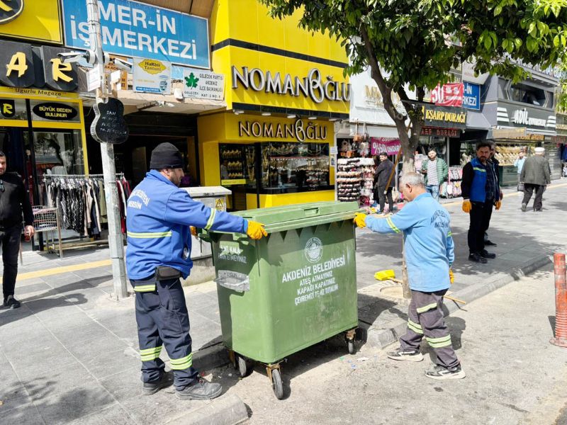 Kent merkezinde ��p konteynerleri yenileniyor...