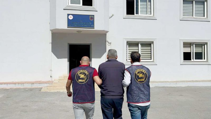 Mersinde 28 yl ceza alan  sahte kamu grevlisi yakaland