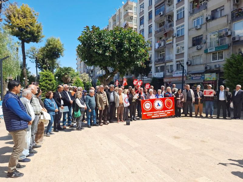 Emeklilerden h�k�mete sert tepki