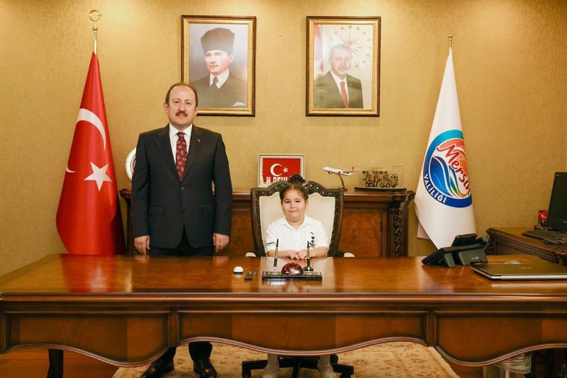 Vali Pehlivan koltuunu  kk Zeynep’e devretti...