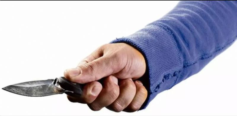 Tarsus�ta ��renciler aras�nda b��akl� kavga