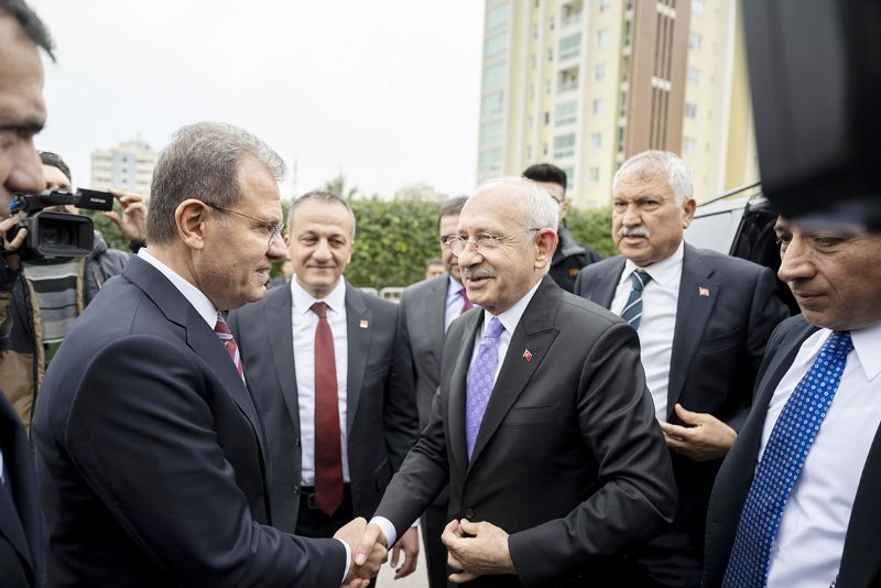 �VAHAP SE�ER CHP�DE KALACAK� 