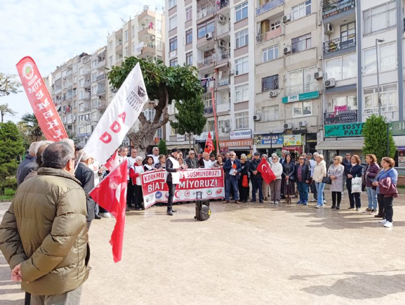 Kurtulu yok tek bana  ya hep beraber ya hibirimiz...