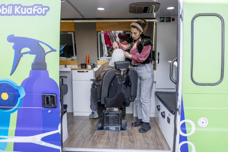 Mobil kuafr arac gnllere dokunuyor...