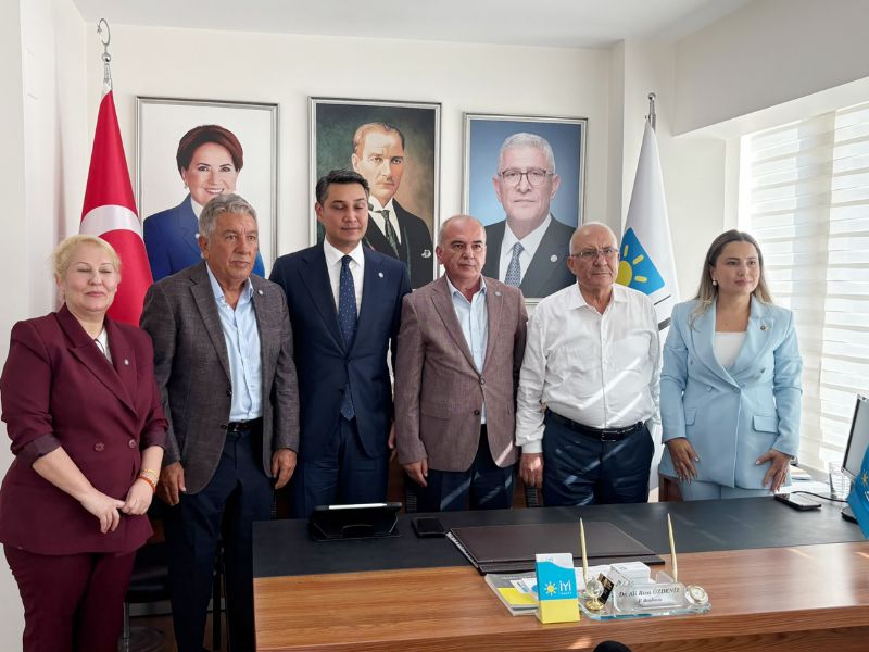�Y� Parti�den Mersin�de sert mesaj 
