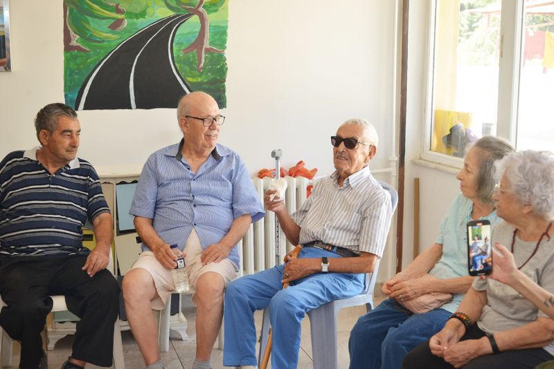 Yeni�ehir, ya� alm�� vatanda�lar� yaln�z b�rakm�yor...