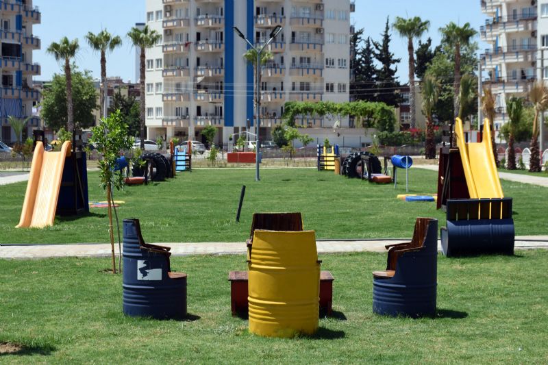 Tarsus Belediyesi kente 27 futbol sahas byklnde yeil alan kazandrd...