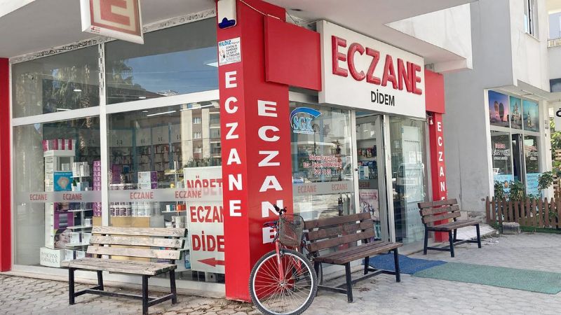 Kazada len kedi iin eczaclara tala bakla saldrdlar...