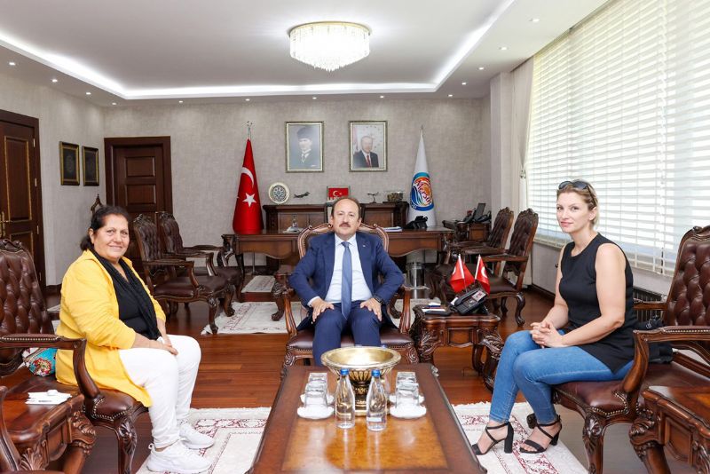 Vali Pehlivan �ehit annesi ile g�r��t�...