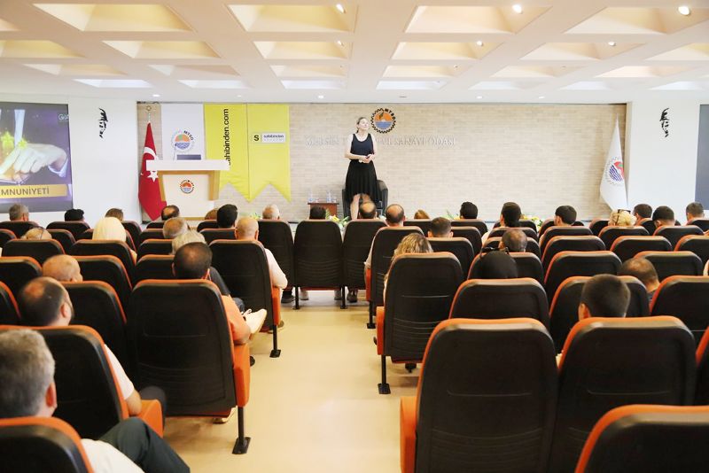 Emlak��lara mutlu m��teri, y�ksek ciro e�itimi