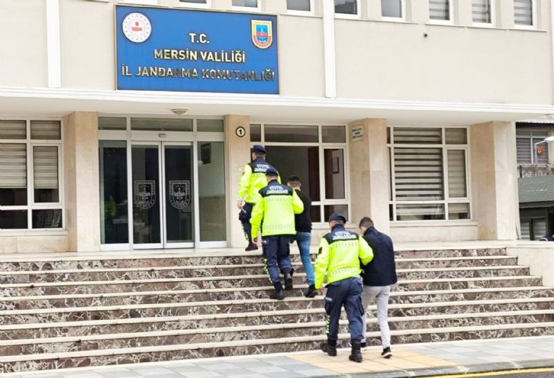 Mersin’de gasp olayna karan 2 pheli yakaland...