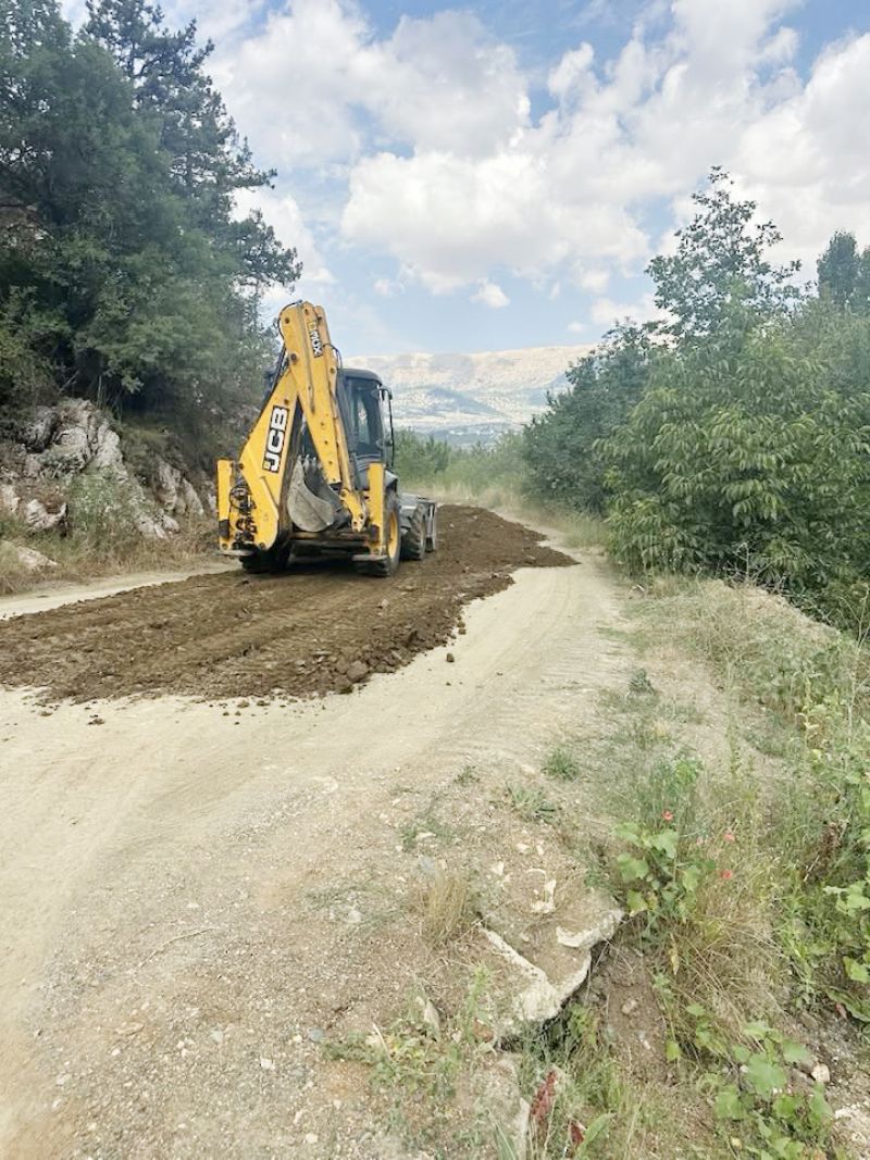 Arslank�y�de bah�e yollar� hizmet bekliyor