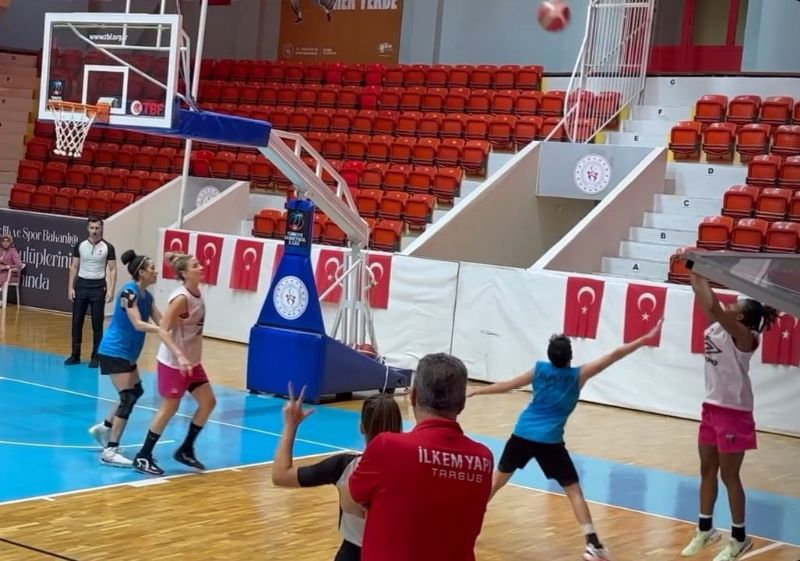Periler parkeye iniyor...