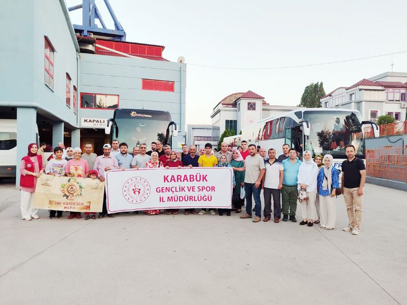 Mersin Gen�lik Kamplar�  dolup ta��yor...