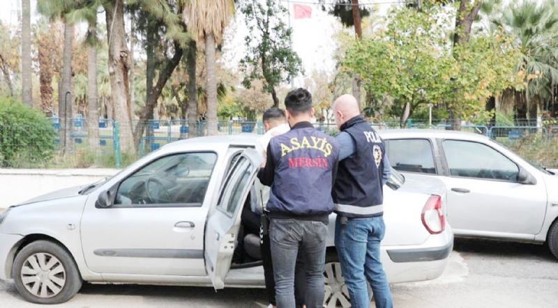Sahte altn satan 6 kiilik ebeke kertildi...