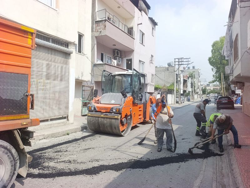 Akdeniz�de bozulan yollar asfaltlan�yor