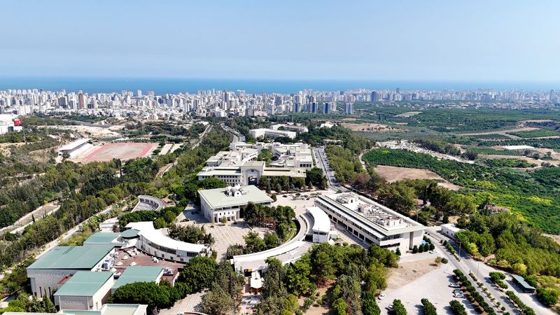 ME� d�nyan�n en iyi �niversiteleri aras�ndaki yer ald�...