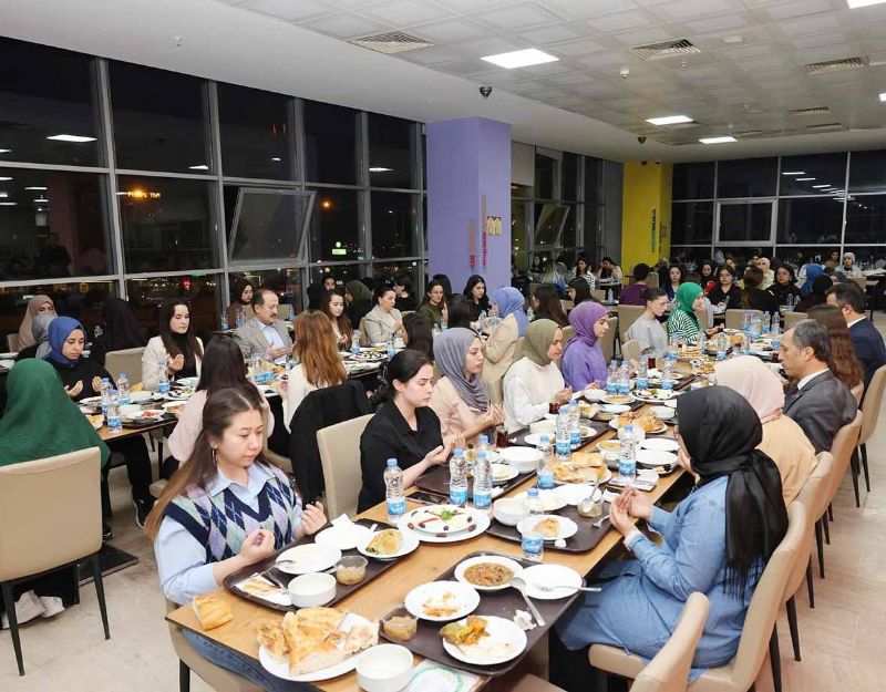 Vali Pehlivan rencilerle iftar yapt...