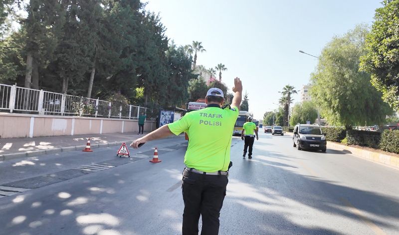 Mersin�de bir haftada bin 382 ara� trafikten men edildi 