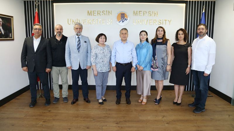Mersin, Kazakistan��n  alfabe de�i�imine katk� verecek...
