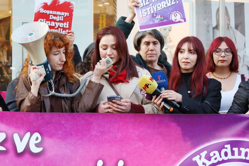 Mersinde kadnlardan 8 Mart ars...