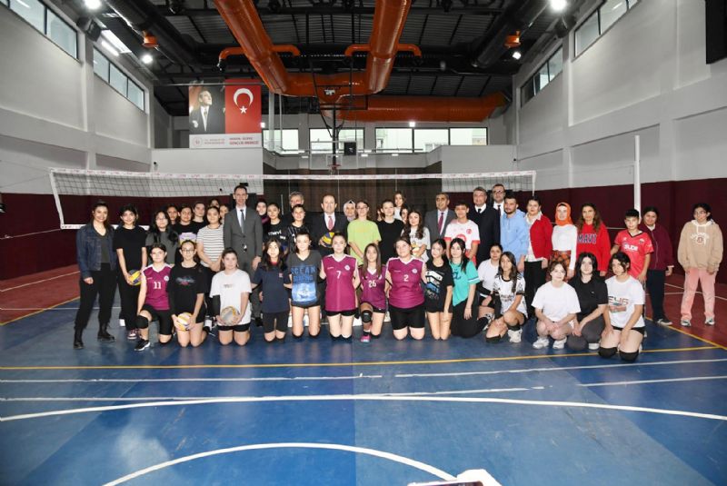 Silifke Genlik Merkezi hizmet vermeye balad ...