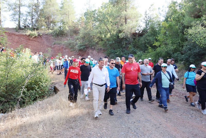 Bakan Ylmaz, hareketlilie dikkat ekti...